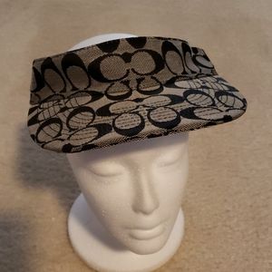 Coach blk/white sun visor w/leather blk strap